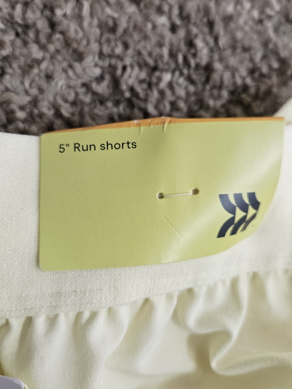 All in Motion™ Women’s 5" Run Shorts — Size Small NWT - Picture 8 of 8